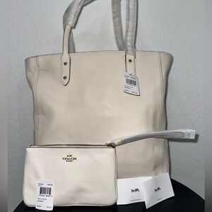 🔥COACH Chalk Leather Tote + Matching Wristlet — NWT 🔥